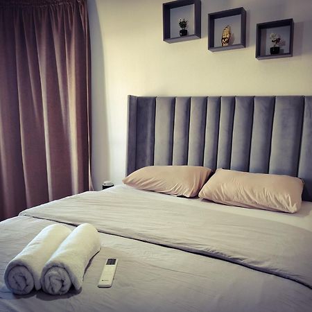Moderne Appartement Au Plein Centre-Ville En Face Hilton & La Gare De Train Tgv Avec Climatisation Tanger Ngoại thất bức ảnh