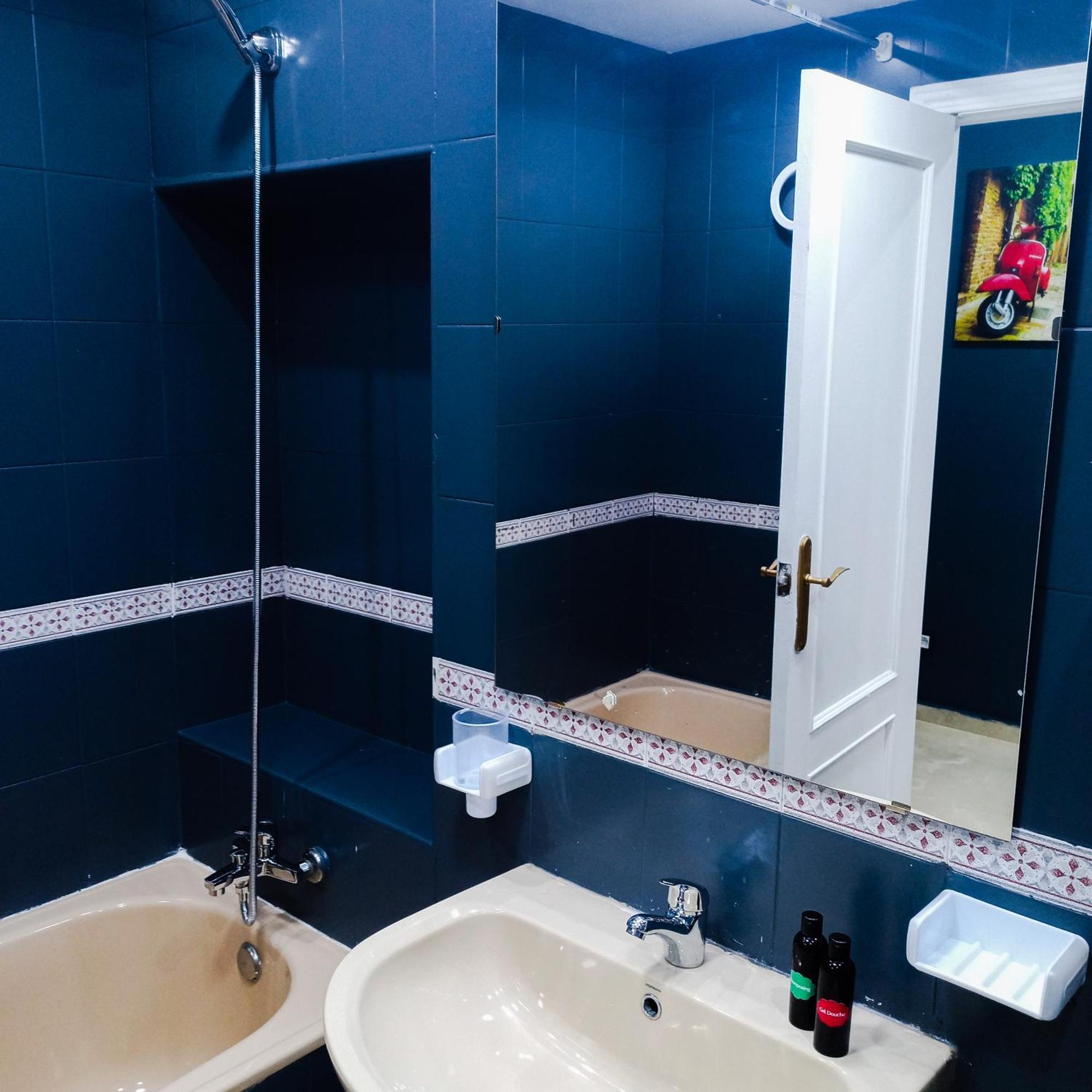 Moderne Appartement Au Plein Centre-Ville En Face Hilton & La Gare De Train Tgv Avec Climatisation Tanger Ngoại thất bức ảnh