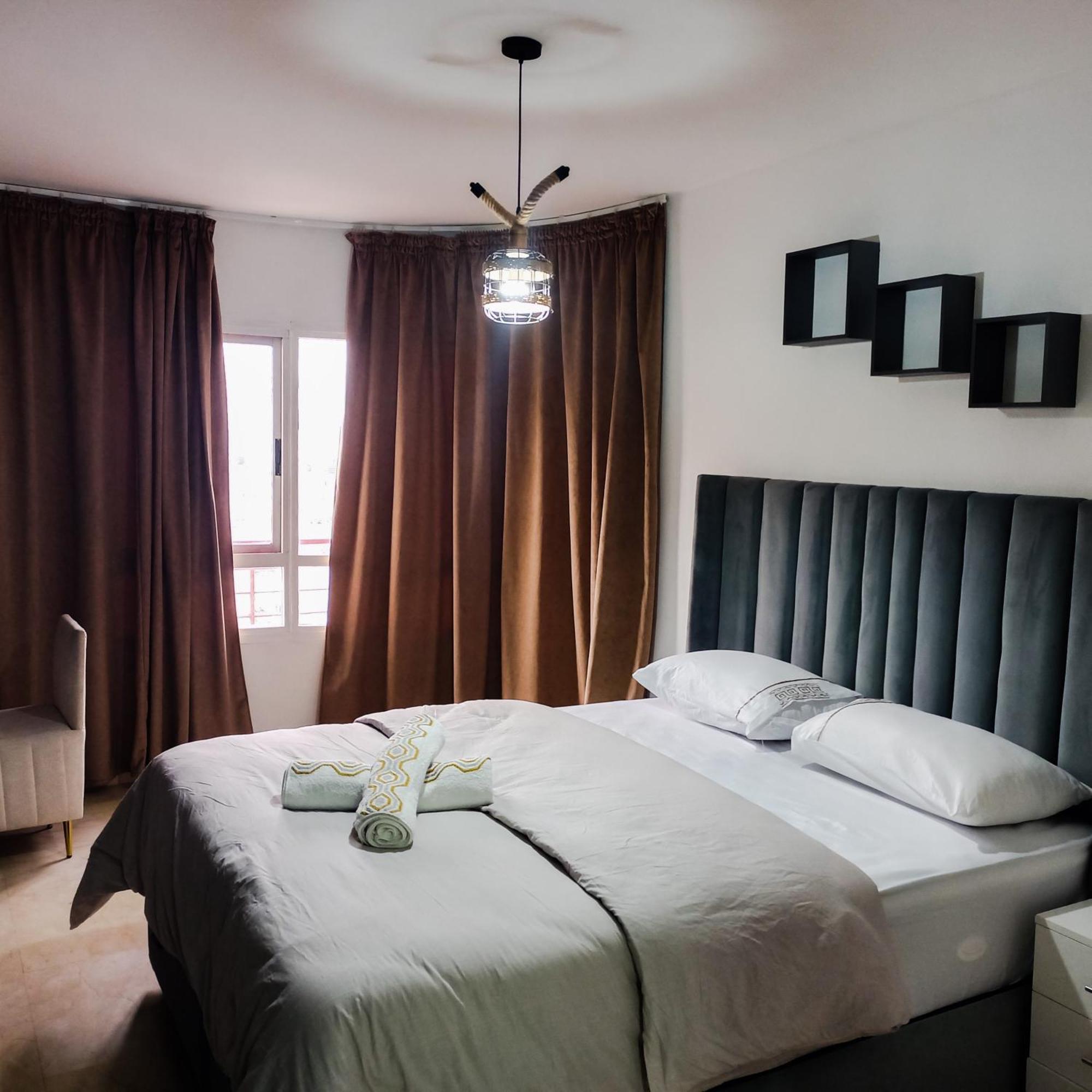 Moderne Appartement Au Plein Centre-Ville En Face Hilton & La Gare De Train Tgv Avec Climatisation Tanger Ngoại thất bức ảnh