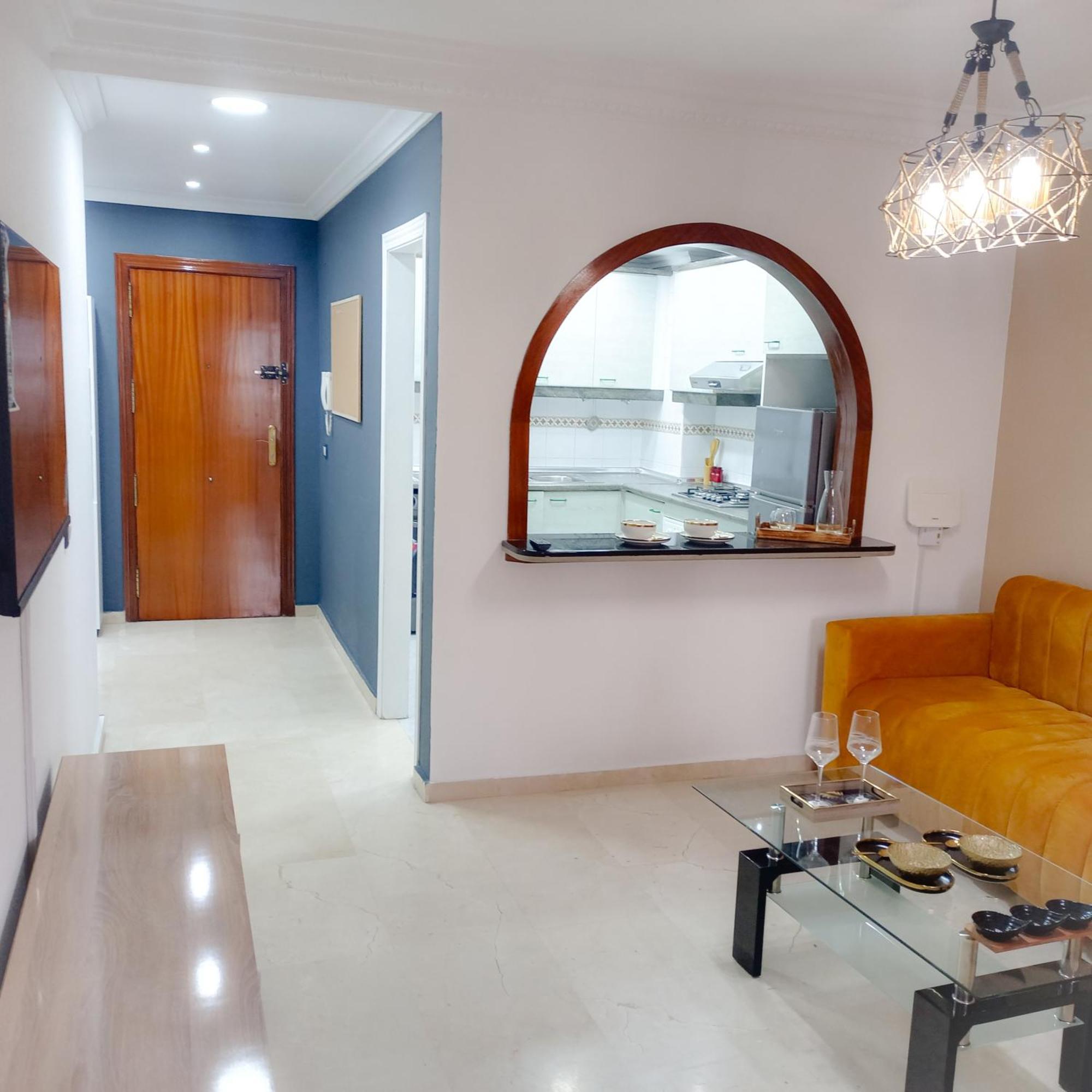 Moderne Appartement Au Plein Centre-Ville En Face Hilton & La Gare De Train Tgv Avec Climatisation Tanger Ngoại thất bức ảnh