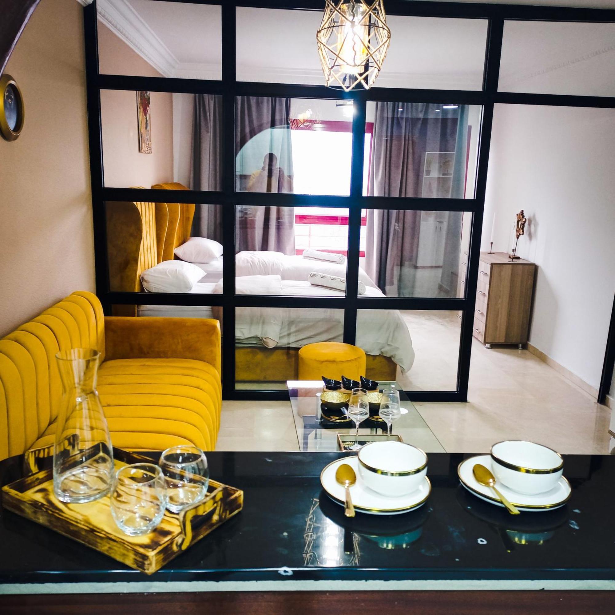 Moderne Appartement Au Plein Centre-Ville En Face Hilton & La Gare De Train Tgv Avec Climatisation Tanger Ngoại thất bức ảnh