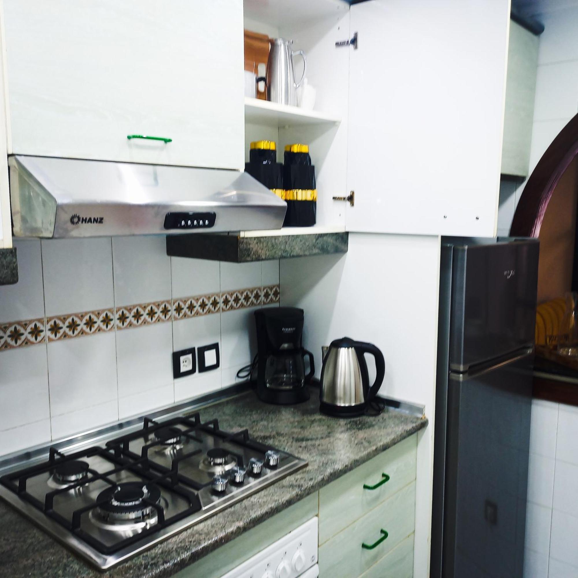 Moderne Appartement Au Plein Centre-Ville En Face Hilton & La Gare De Train Tgv Avec Climatisation Tanger Ngoại thất bức ảnh