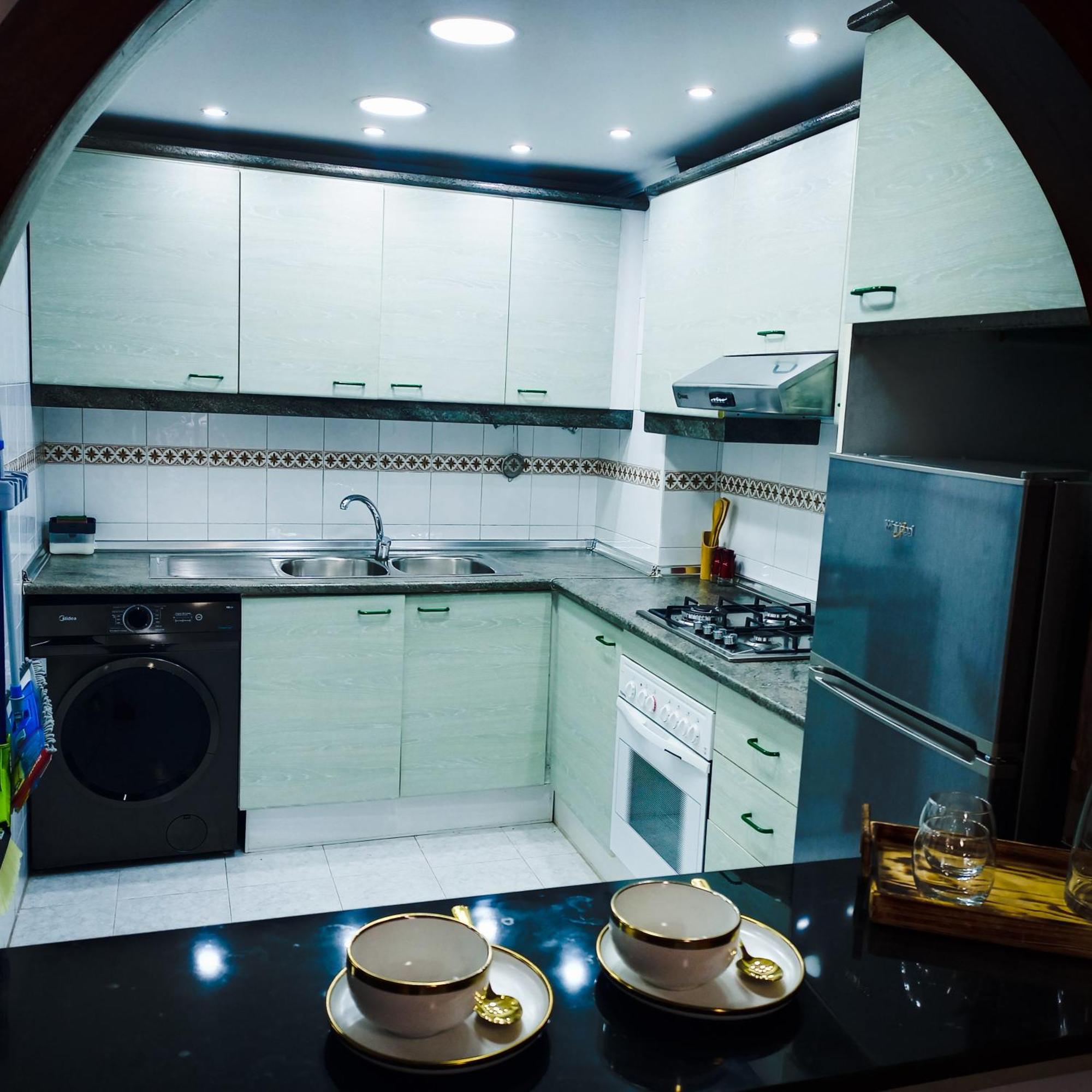 Moderne Appartement Au Plein Centre-Ville En Face Hilton & La Gare De Train Tgv Avec Climatisation Tanger Ngoại thất bức ảnh