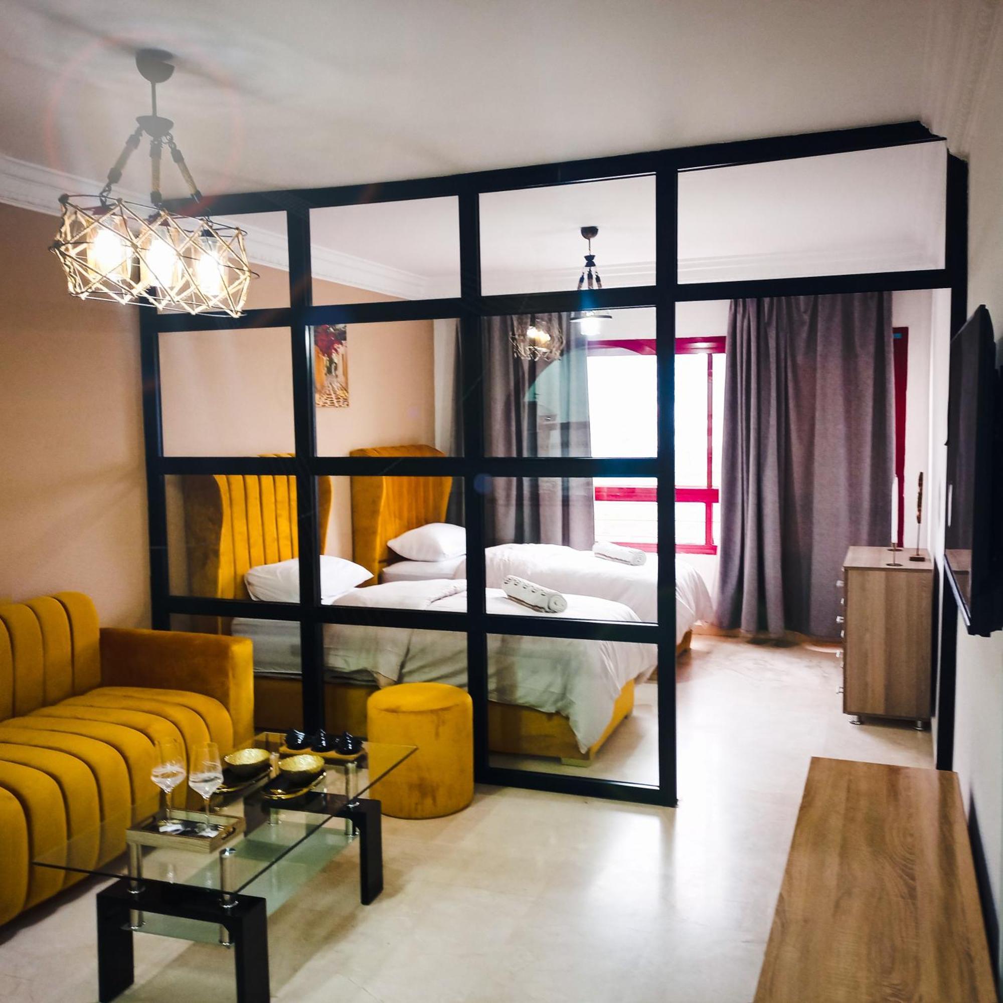 Moderne Appartement Au Plein Centre-Ville En Face Hilton & La Gare De Train Tgv Avec Climatisation Tanger Ngoại thất bức ảnh